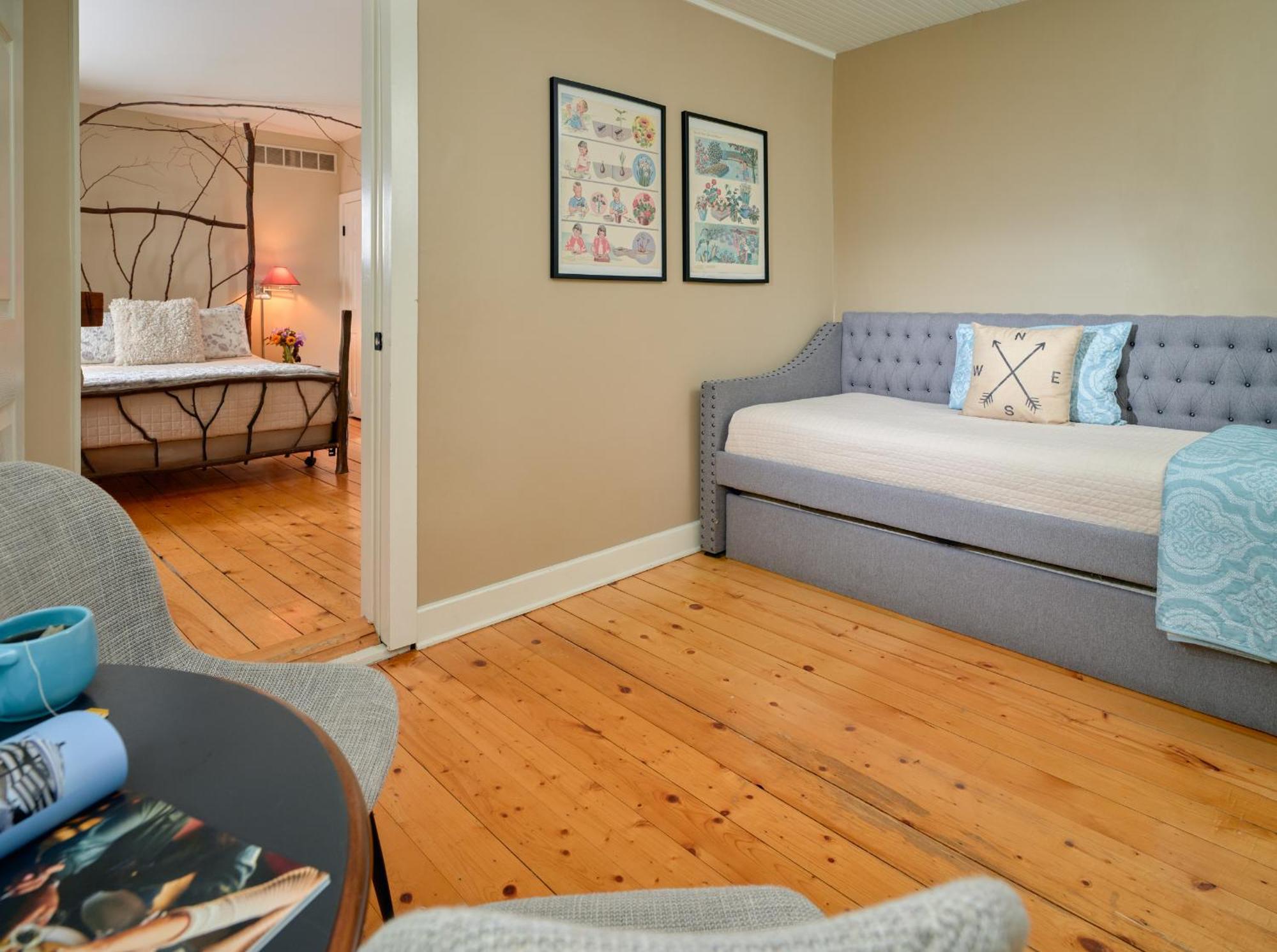 Goldberry Woods- A Modern Farm Resort Union Pier Buitenkant foto
